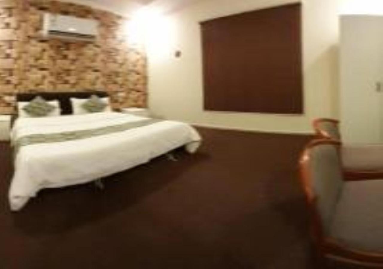 النباريس الذهبية Al Nabarees Al Zahabya Aparthotel 3*